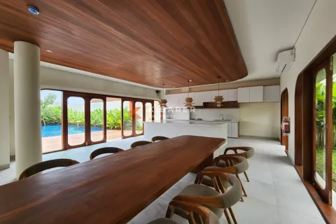 4 bedrooms Villa in Canggu, Badung, Indonesia No. 12554 30