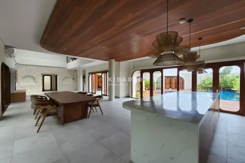 4 bedrooms Villa in Canggu, Badung, Indonesia No. 12554 24