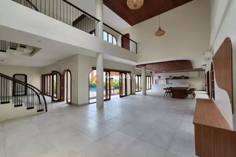 4 bedrooms Villa in Canggu, Badung, Indonesia No. 12554 22