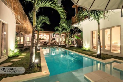 5 bedrooms Villa in Seminyak, Badung,  No. 9008 16
