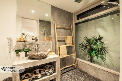 5 bedrooms Villa in Seminyak, Badung,  No. 9008 18