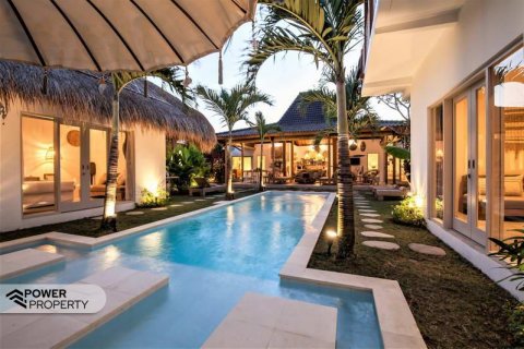 5 bedrooms Villa in Seminyak, Badung,  No. 9008 1