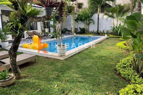 2 bedrooms Villa in Kerobokan, Badung, Indonesia No. 13047 4