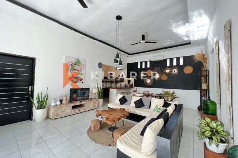2 bedrooms Villa in Kerobokan, Badung, Indonesia No. 13047 18