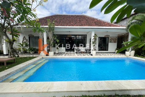 2 bedrooms Villa in Kerobokan, Badung, Indonesia No. 13047
