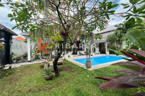 2 bedrooms Villa in Kerobokan, Badung, Indonesia No. 13047 3