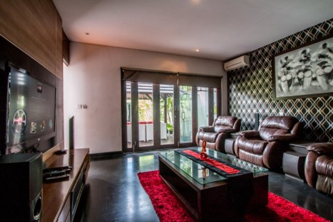 6 bedrooms Villa in Canggu, Badung, Indonesia No. 10967 9