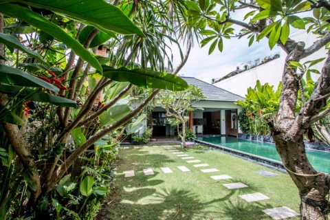 6 bedrooms Villa in Canggu, Badung, Indonesia No. 10967 6