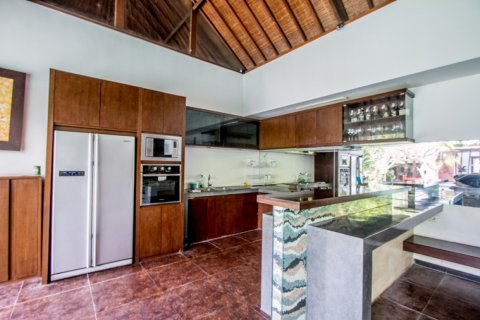 6 bedrooms Villa in Canggu, Badung, Indonesia No. 10967 13