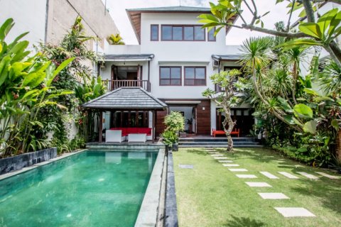 6 bedrooms Villa in Canggu, Badung, Indonesia No. 10967