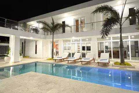 4 bedrooms Villa in Pererenan, Mengwi, Badung, Indonesia No. 12768 4