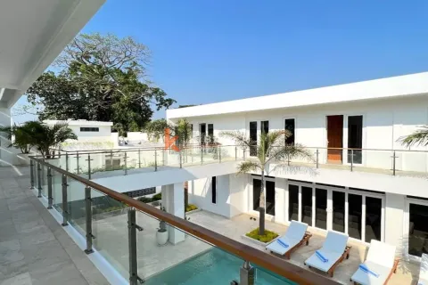4 bedrooms Villa in Pererenan, Mengwi, Badung, Indonesia No. 12768 14