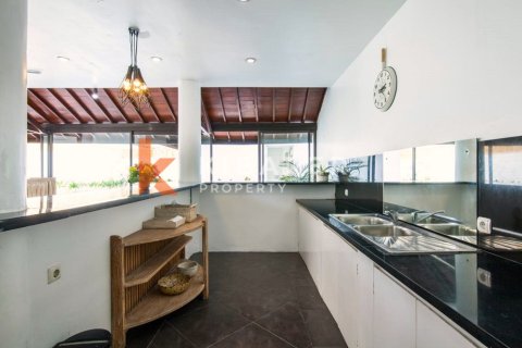 4 bedrooms Villa in Kerobokan, Badung, Indonesia No. 12770 8