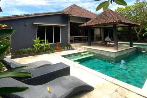 5 bedrooms Villa in Kerobokan, Badung, Indonesia No. 12771