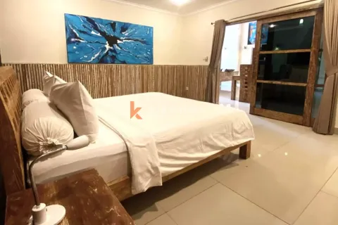 5 bedrooms Villa in Kerobokan, Badung, Indonesia No. 12771 10