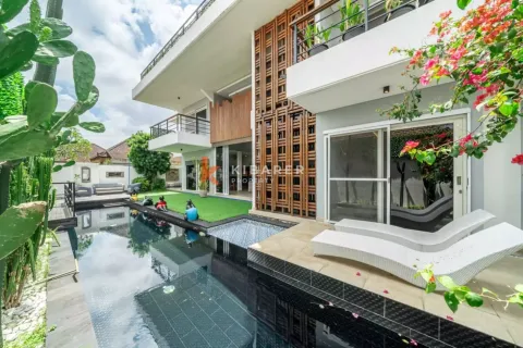 3 bedrooms Villa in Canggu, Badung, Indonesia No. 12472 11