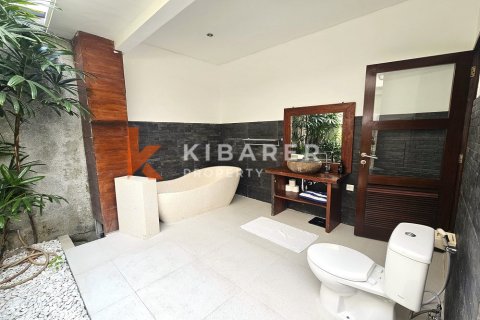 3 bedrooms Villa in Badung, Indonesia No. 12357 8