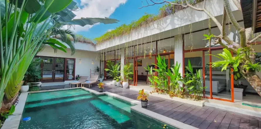 3 bedrooms Villa in Tibubeneng, Badung, Indonesia No. 10715