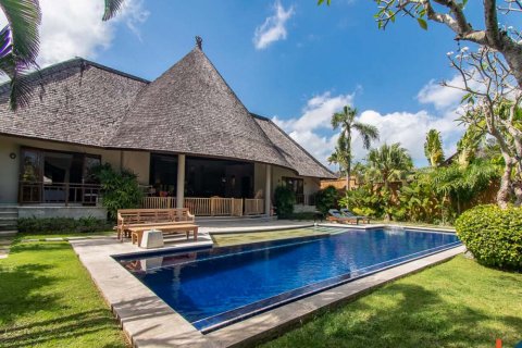 3 bedrooms Villa in Seminyak, Badung, Indonesia No. 11169 1