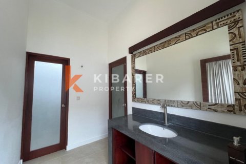 4 bedrooms Villa in Mengwi, Badung, Indonesia No. 12879 16