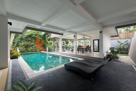 4 bedrooms Villa in Mengwi, Badung, Indonesia No. 12879