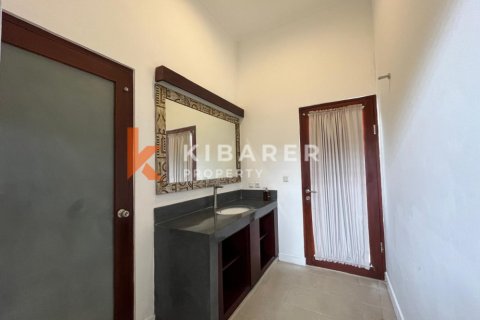 4 bedrooms Villa in Mengwi, Badung, Indonesia No. 12879 15