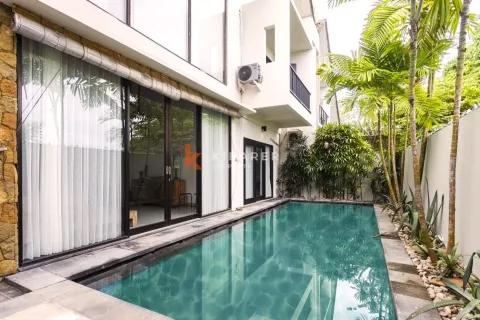 3 bedrooms Villa in Badung, Indonesia No. 12881