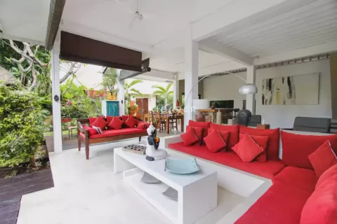 2 bedrooms Villa in Seminyak, Badung, Indonesia No. 11825 6