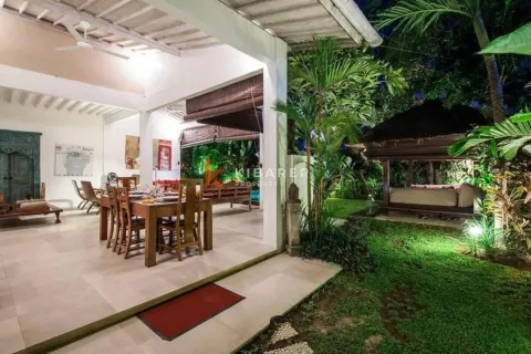2 bedrooms Villa in Seminyak, Badung, Indonesia No. 11825 24
