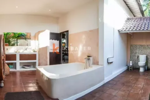 2 bedrooms Villa in Seminyak, Badung, Indonesia No. 11825 18