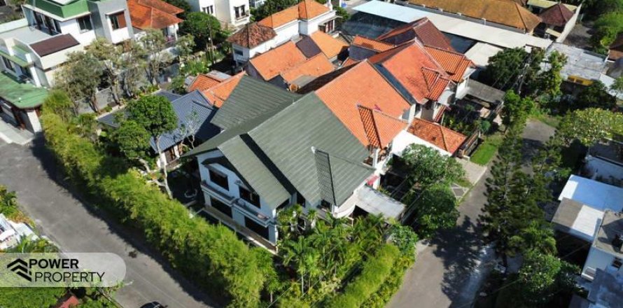 4 bedrooms Villa in Jimbaran, Badung,  No. 9187