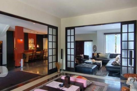 4 bedrooms Villa in Jimbaran, Badung,  No. 9187 4