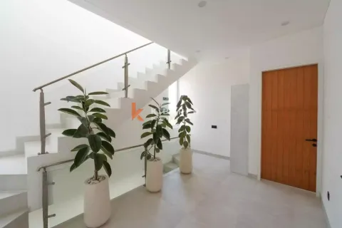 4 bedrooms Villa in Canggu, Badung, Indonesia No. 12915 11