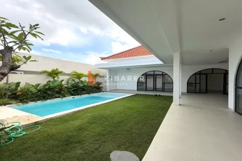 3 bedrooms Villa in Canggu, Badung, Indonesia No. 11935 16