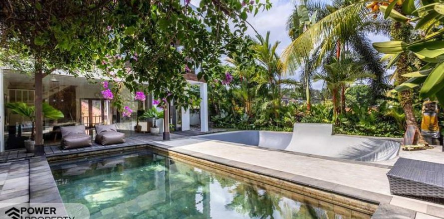 3 bedrooms Villa in Tabanan,  No. 9476