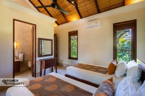 3 bedrooms Villa in South Kuta, Badung, Indonesia No. 13632 3