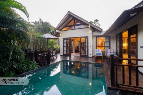 3 bedrooms Villa in South Kuta, Badung, Indonesia No. 13632 13