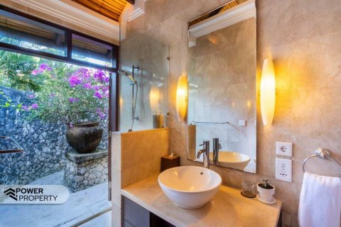 3 bedrooms Villa in South Kuta, Badung, Indonesia No. 13632 8