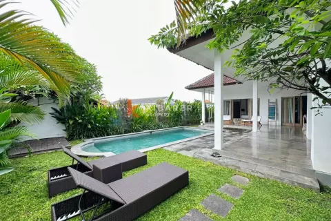 3 bedrooms Villa in Canggu, Badung, Indonesia No. 12057 2