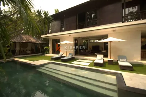 5 bedrooms Villa in Seminyak, Badung, Indonesia No. 12939
