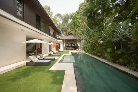 5 bedrooms Villa in Seminyak, Badung, Indonesia No. 12939 2