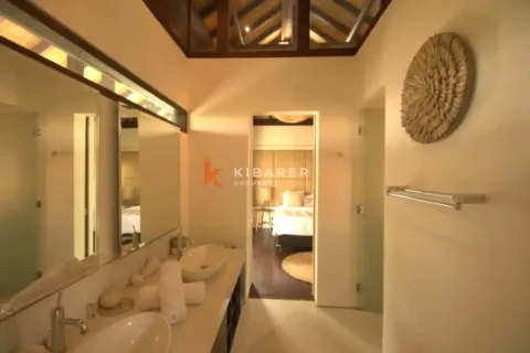 5 bedrooms Villa in Seminyak, Badung, Indonesia No. 12939 18