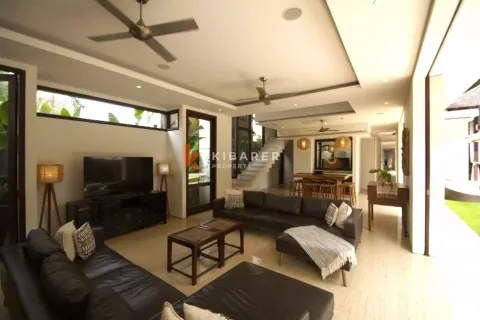 5 bedrooms Villa in Seminyak, Badung, Indonesia No. 12939 4
