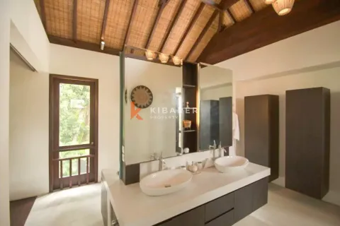 5 bedrooms Villa in Seminyak, Badung, Indonesia No. 12939 23
