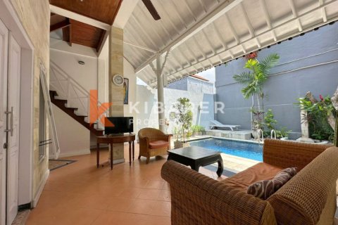 2 bedrooms Villa in Kerobokan, Badung, Indonesia No. 12942 3