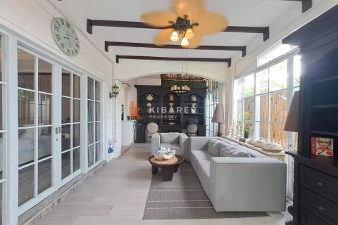 3 bedrooms Villa in Tibubeneng, Badung, Indonesia No. 11716 4