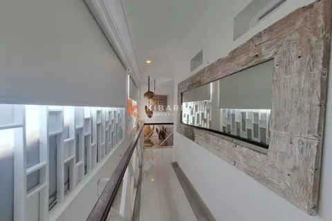 3 bedrooms Villa in Tibubeneng, Badung, Indonesia No. 11716 19