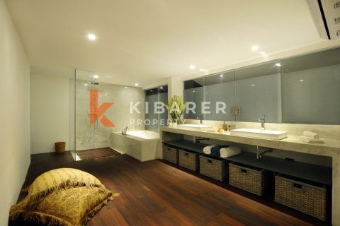 3 bedrooms Villa in Badung, Indonesia No. 12394 16