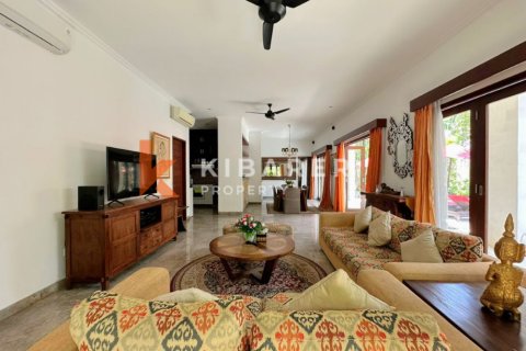 3 bedrooms Villa in Seminyak, Badung, Indonesia No. 13024 4