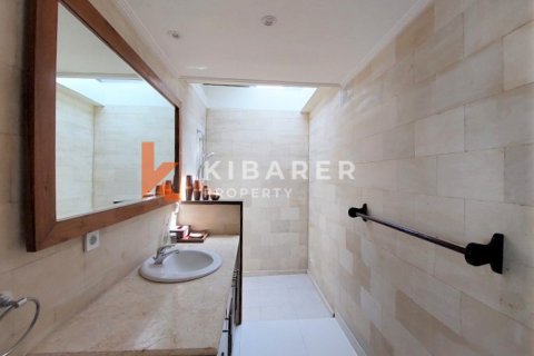 2 bedrooms Villa in Seminyak, Badung, Indonesia No. 13022 10